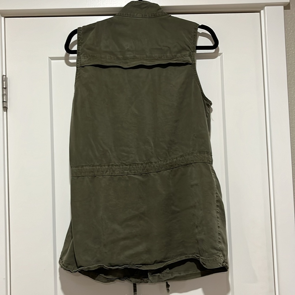 Universal Threat Utility Vest - Picture 4 of 4